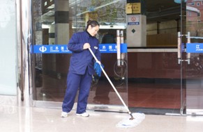 市国税局保安、保洁人员工作图片